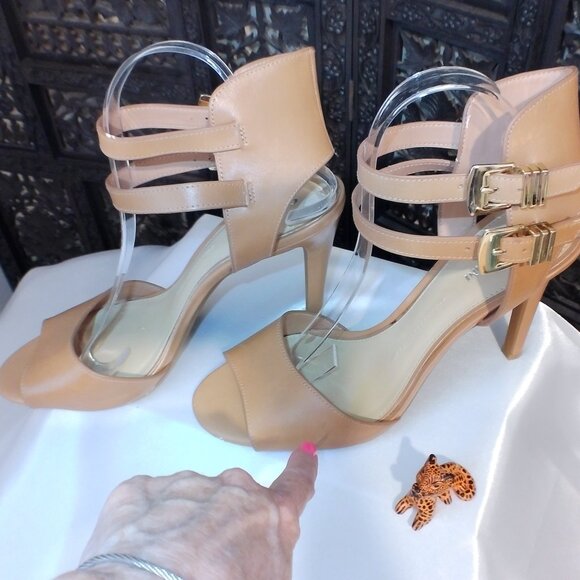 Womens Gianni Bini Tan Sandals Size 10 - Picture 4 of 8